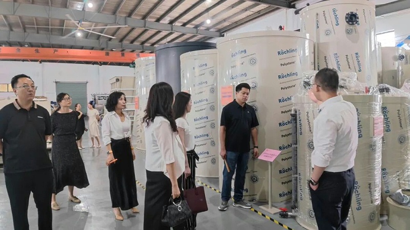 蘇州新一代企業(yè)家商會(huì)走進(jìn)依斯倍 (3)