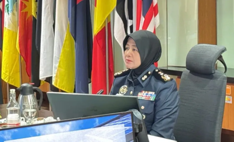 依斯倍走進馬來西亞環境部 (2)